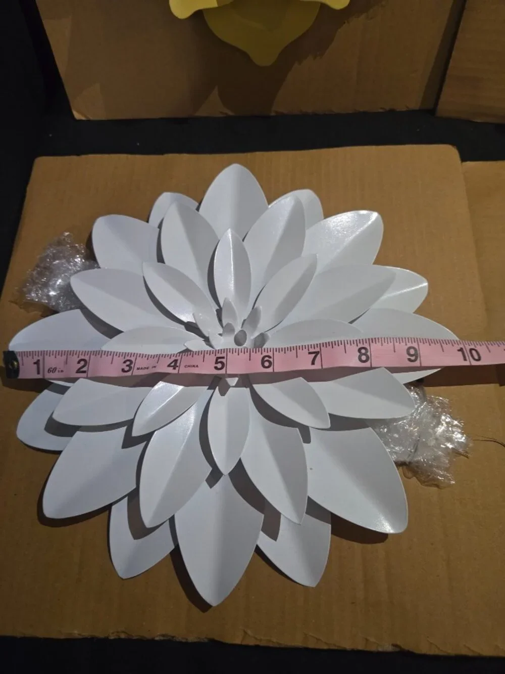 Pottery Barn Kids Metal Flower Wall Decor Set of 4 White Yellow New